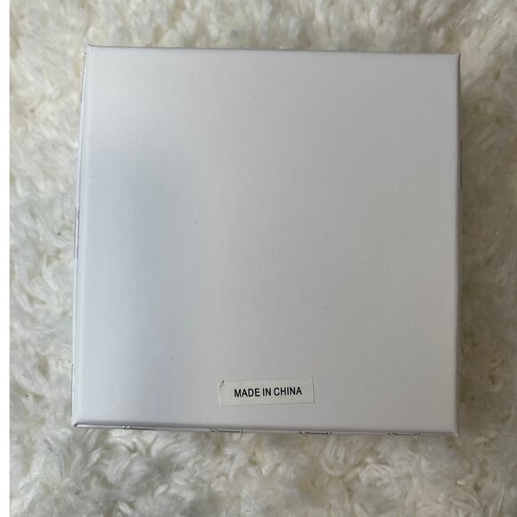 BaubleBar Boo Hoo Don’t Cry Dancing Ghost Pearl Halloween Earrings NEW White - Picture 9 of 9